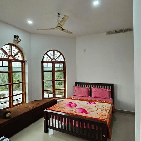 Star Holidays Vagamon Bagian luar foto