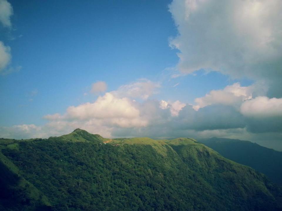 Star Holidays Vagamon Bagian luar foto